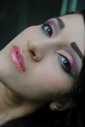 Tutorial
http://youtu.be/LDlAqT4wshA
to create this look i used @makeup Fairyz
