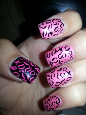 Black n pink nails