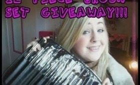 GIVEAWAY: 12 Piece Brush Set & Brush Roll  ♡