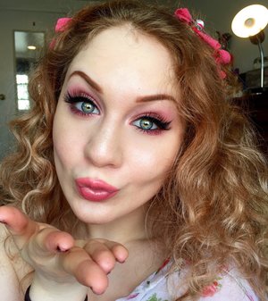 Possibly one of the EASIEST of Halloween tutorials to accomplish! Giselle's makeup doubles as an everyday "go to", as well ;). 
http://theyeballqueen.blogspot.com/2016/09/enchanted-princess-giselle-inspired.html
