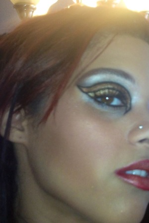 Inspired tiger look using nyx jumbo pencils and gold pigment also from nyx. 