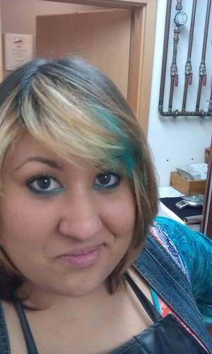 I love hair chalk :) My hair color can match my eye shadow 