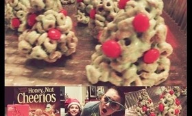 How To Make Cheerio Christmas Trees ❤