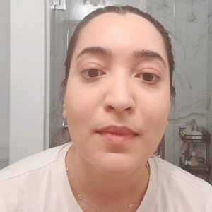 Blotting away sweat and makeup stays in place! Blotting away sweat and makeup stays in place!