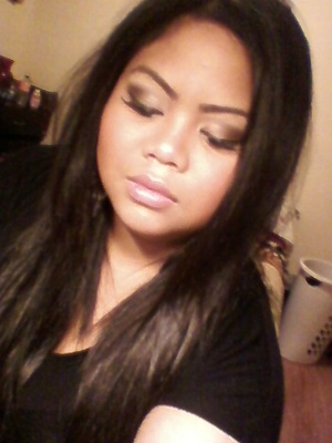 Tried my new urban decay naked pallete today..hope to post my make up tutorial soon :)