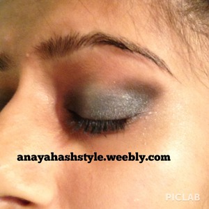I love this look I'm not pro but I do tutorial like this on my blog which is
anayahashstyle.weebly.com