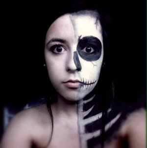 I did a special FX makeup look with half my face normal and half with nothing but bone💀