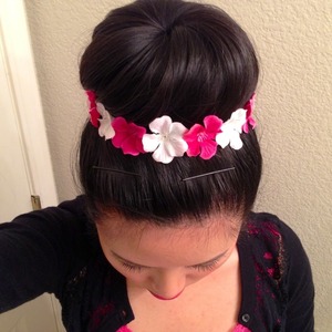 Simple bun w/ floral. :)