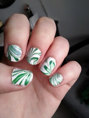St-Patrick's day manicure! Green and white water marble!