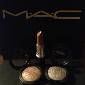 MAC Naturally Collection