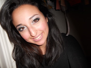 Played around with makeup to create a dramatic going out look...not that I go out :P