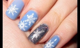 Frosted Fingers Winter Manicure