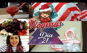 Envolviendo regalos de navidad, Comida navideña del trabajo - Vlogmas 2017 DIA 21 | Kittypinky