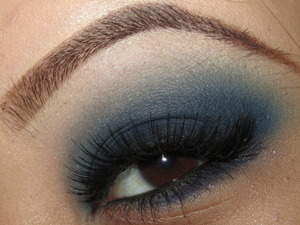 http://tinamarieonline.blogspot.com/2011/10/sultry-smokey-blue-eyes.html