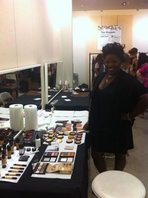 Me doing makeup for the Go2Style Fashion Show featuring Santino Rice from Project Runway!

faceboo.com/makeupbyshanilton