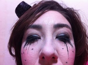 Halloween 2011. strange doll. close up.
(yerk, my skin X_x)