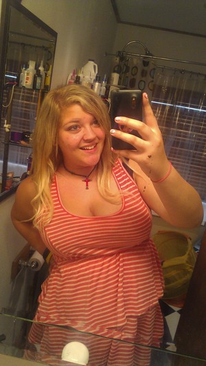 I got this top from Fred Meyer. I think it's cute, what do you think?