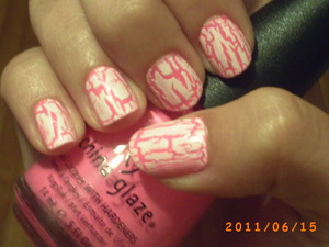 For this design I used China Glaze in the colour Shocking Pink and China Glaze Crackle Glaze in the colour Lightning Bolt.
