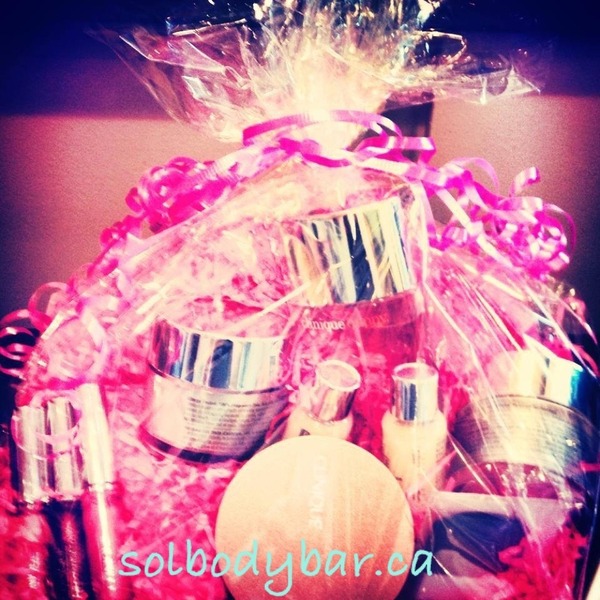 efficiënt cijfer Majestueus Clinique gift basket for one lucky Sol Winner! | Gen H.'s Photo | Beautylish