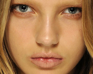 Hakaan Makeup, Paris Fashion Week S/S 2012 | Beautylish