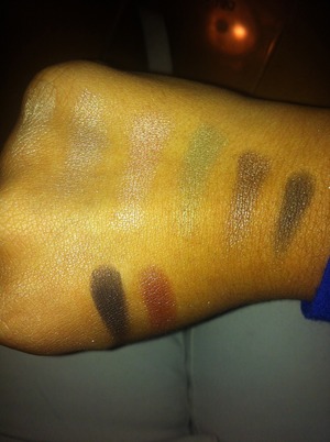  New favorite drugstore palette .(:🎀🎀👄
Even though this palette is old <33