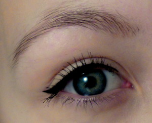 so this is how I basically do my eye make-up, if I don't put some eyeshadow. products used: Maybelline fit me-foundation, wet 'n' wild liquid mega liner eyeliner (this really is awesome for me), youngblood mineral rice setting powder, maybelline the falsies (oh I just can not praise this mascara enough lol) and done! btw sorry that my eyebrow looks a little bit untouched :D