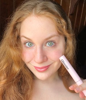 I am looking much Glossier!
http://www.thaeyeballqueen.com/reviews-swatches/glossier-lash-slick-mascara-review/