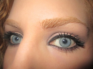 mally tribeca taupe smokey eye kit w/nightstar shadow top of it on the lid