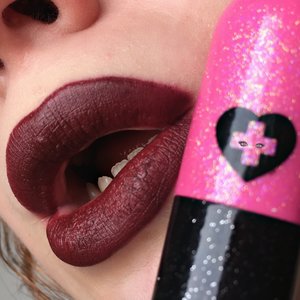 A SUGARY review of the new 'Anti-Socialite' Lipstick by Sugarpill Cosmetics ;)!
http://theyeballqueen.blogspot.com/2017/04/sugarpill-cosmetics-anti-socialite.html