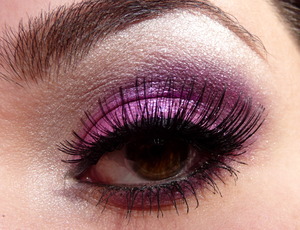 Illamasqua purple static pigment. 