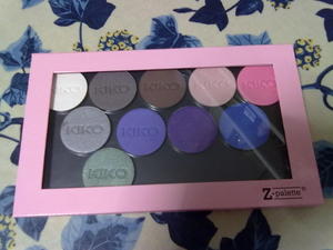 My deppotting of italians brands singles eyeshadows in my Z-palette, the best magnetic palette i've ever tried.