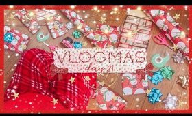 Catching Up With My Cousin & Wrapping Last Minute Gifts // Vlogmas (Day 21) | fashionxfairytale