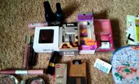 BIG MAKEUP GIVEAWAY FOR MY SUBSCRIBERS!