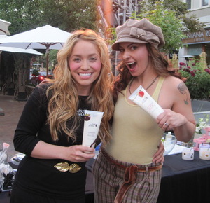 With 100% Pure Manager, Nikki, at the FNO booth, Santana Row 9.8.11