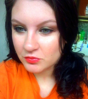 Love the coral lip trend right now! I decided to pair it with a green and bronze eye!