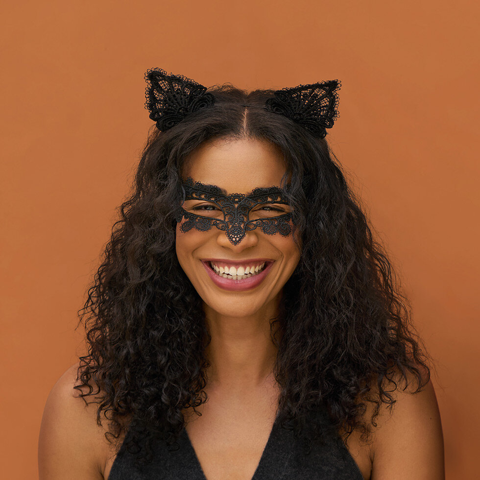 Model wearing Lace Headband & Mask in Black Cat