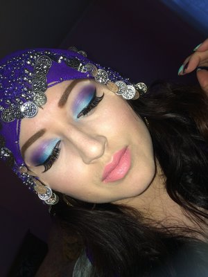 I did this look for a sweet 15 birthday party that I was going.  