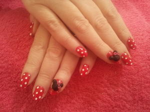 perfect nails to meet Minnie mouse at Disney land!