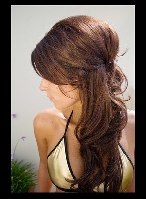 Gorgeous updo for prom. I didn't do this i just seen it on google