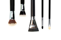 5 Makeup Brushes That Make Application Easier