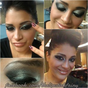 Black & Silver Smokey Eye look

**L'oreal HIP metallic eyeshadow duo's in PLATINUM (Beautylish doesn't have a tag for it)