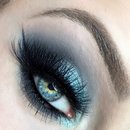 Smokey Blue Glittery Hues Makeup Tutorial FT. Urban Decay Alice Through the Looking Glass Eyeshadow Pallet