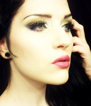 Some makeup I did the other night.. Hope you guys like it! : >