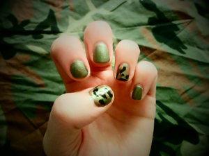 Army Girls are out on the town. Simple little camouflage look!!

http://www.xlaureninspired.blogspot.co.uk