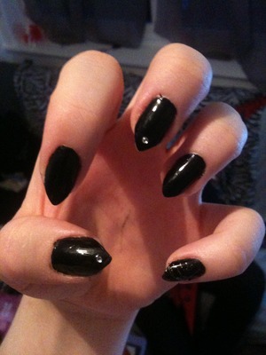 Black nail polish, gel top coat & strass :)
