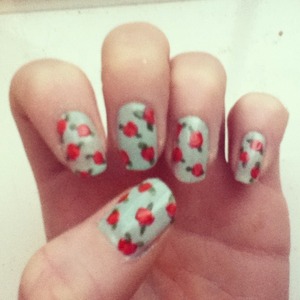 I love to do nail designs and these are my vintage rose nails 😊