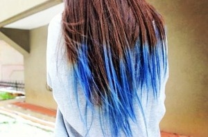 I definitely want to dip dye my hair this colour! 