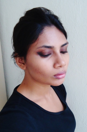 This tutorial is a celebrity inspired look of priyanka chopra, which was on the cover of Vogue India released in dec 2011.


http://antique-purple.blogspot.com/2012/06/celebrity-inspired-priyanka-chopra.html