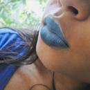 Gradient blue lips