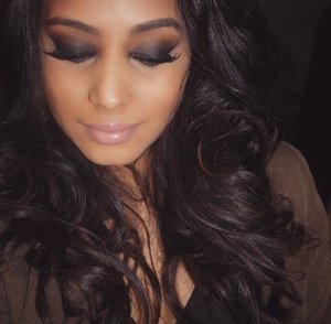 @alejandra.makeup -Instagram 
YouTube channel in the Instagram BIO